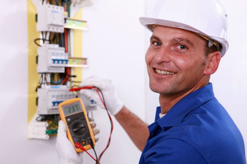 Use an Electrician Who Provides Installation for Home Generators in Wilmette