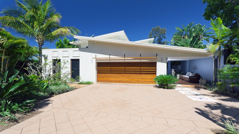 A Custom Garage Adds Value and Curb Appeal to Your Home