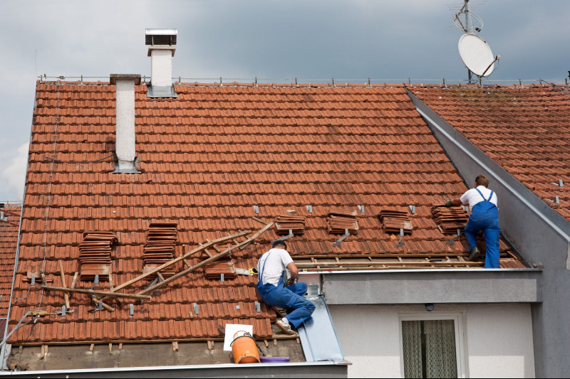 Factors to Consider Before Choosing Roof Maintenance Services in Kansas City